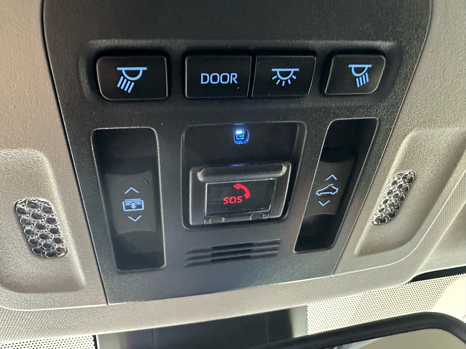 Used 2021 Toyota Camry XSE FWD image 37