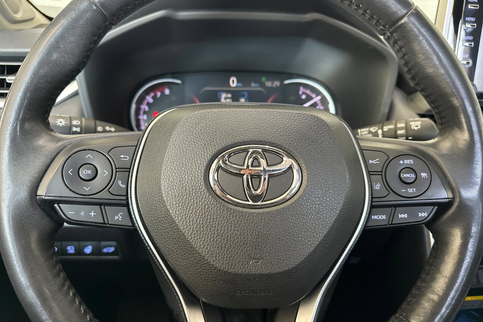 Used 2019 Toyota RAV4 Limited w/ Advanced Technology Package AWD/4WD image 25