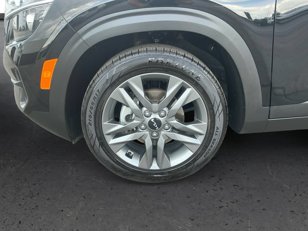 Used 2023 Kia Seltos S w/ Navigation Package FWD image 13