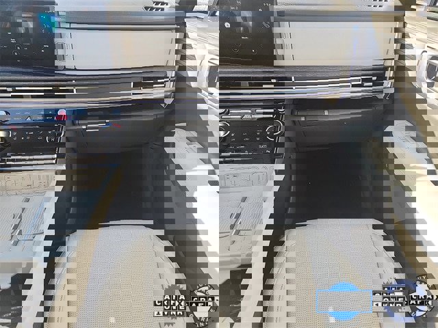 Used 2025 Hyundai Santa Fe Calligraphy w/ Tow & Go Package image 10