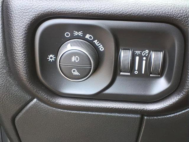 Used 2024 RAM 2500 Laramie AWD/4WD image 36