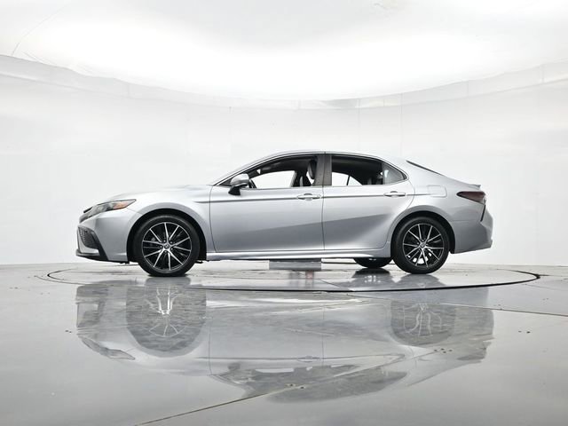 Used 2022 Toyota Camry SE FWD image 37
