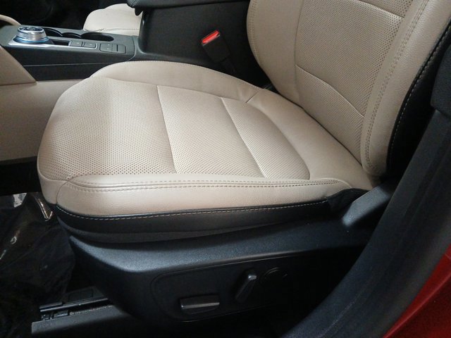 Certified 2022 Ford Escape Titanium w/ Class II Trailer Tow Package image 22