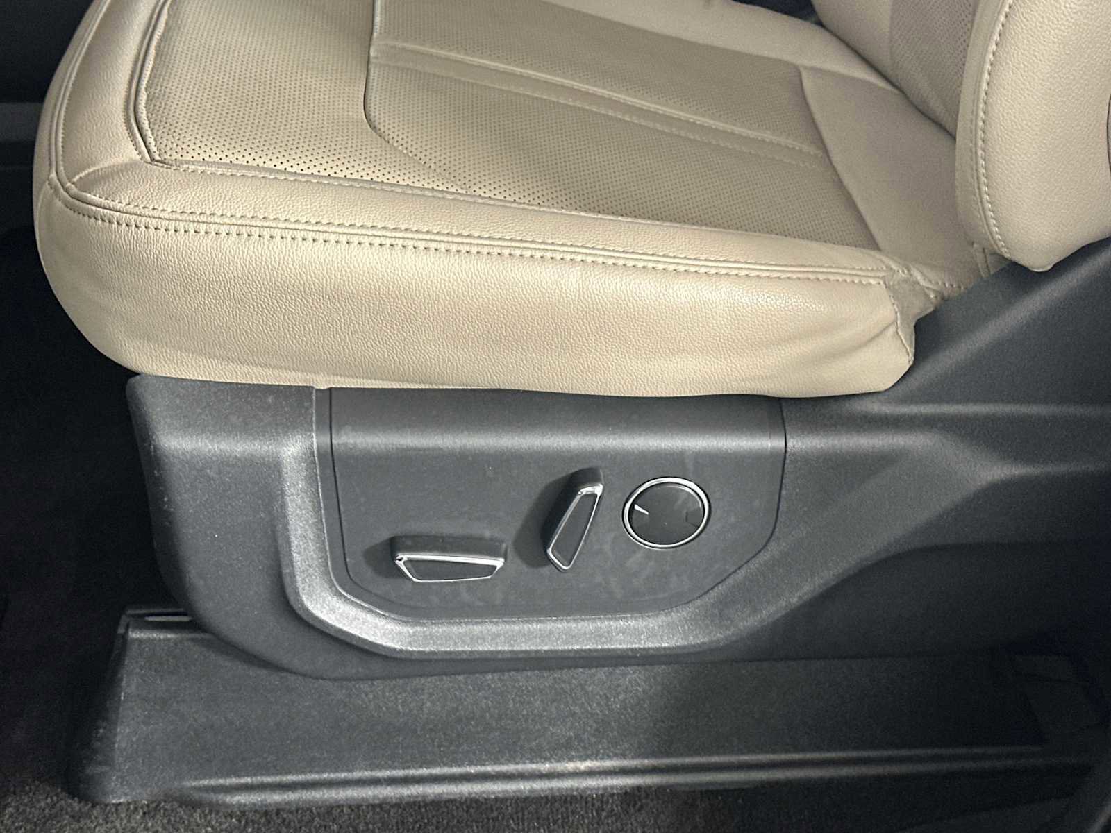 Certified 2023 Ford Expedition Max Limited image 8