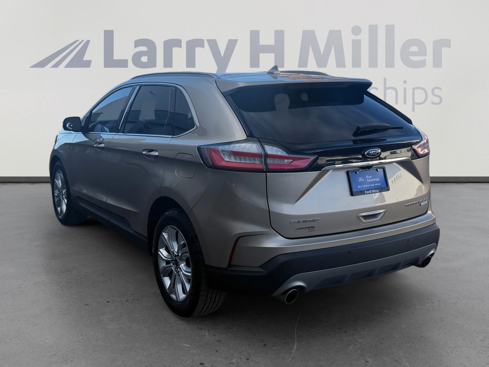 Certified 2020 Ford Edge Titanium image 3