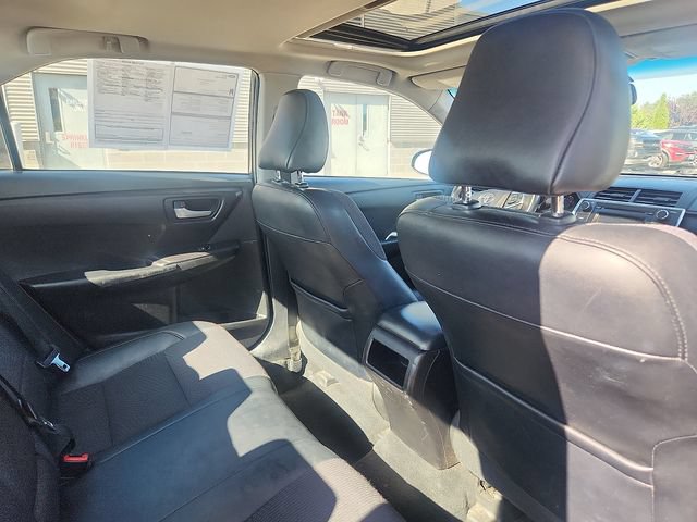 Used 2017 Toyota Camry SE w/ Moonroof Package FWD image 28