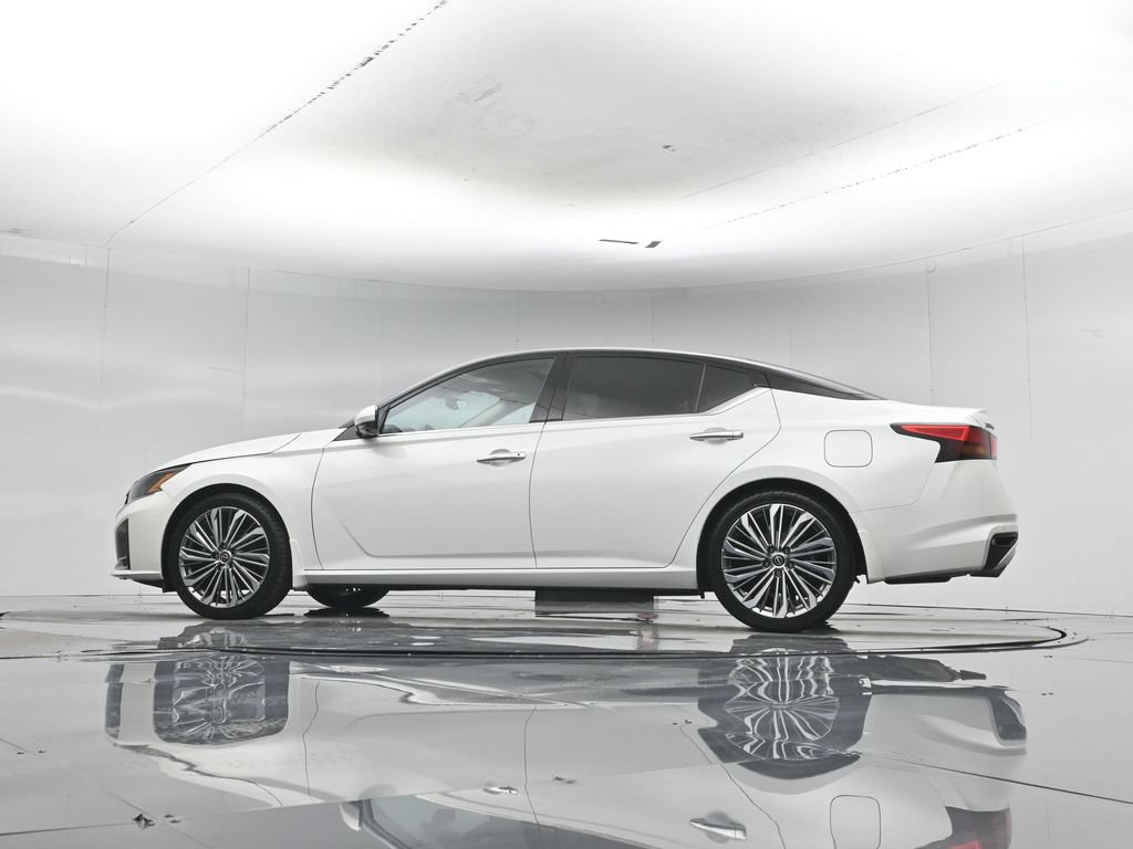 Used 2024 Nissan Altima 2.5 SL FWD image 52
