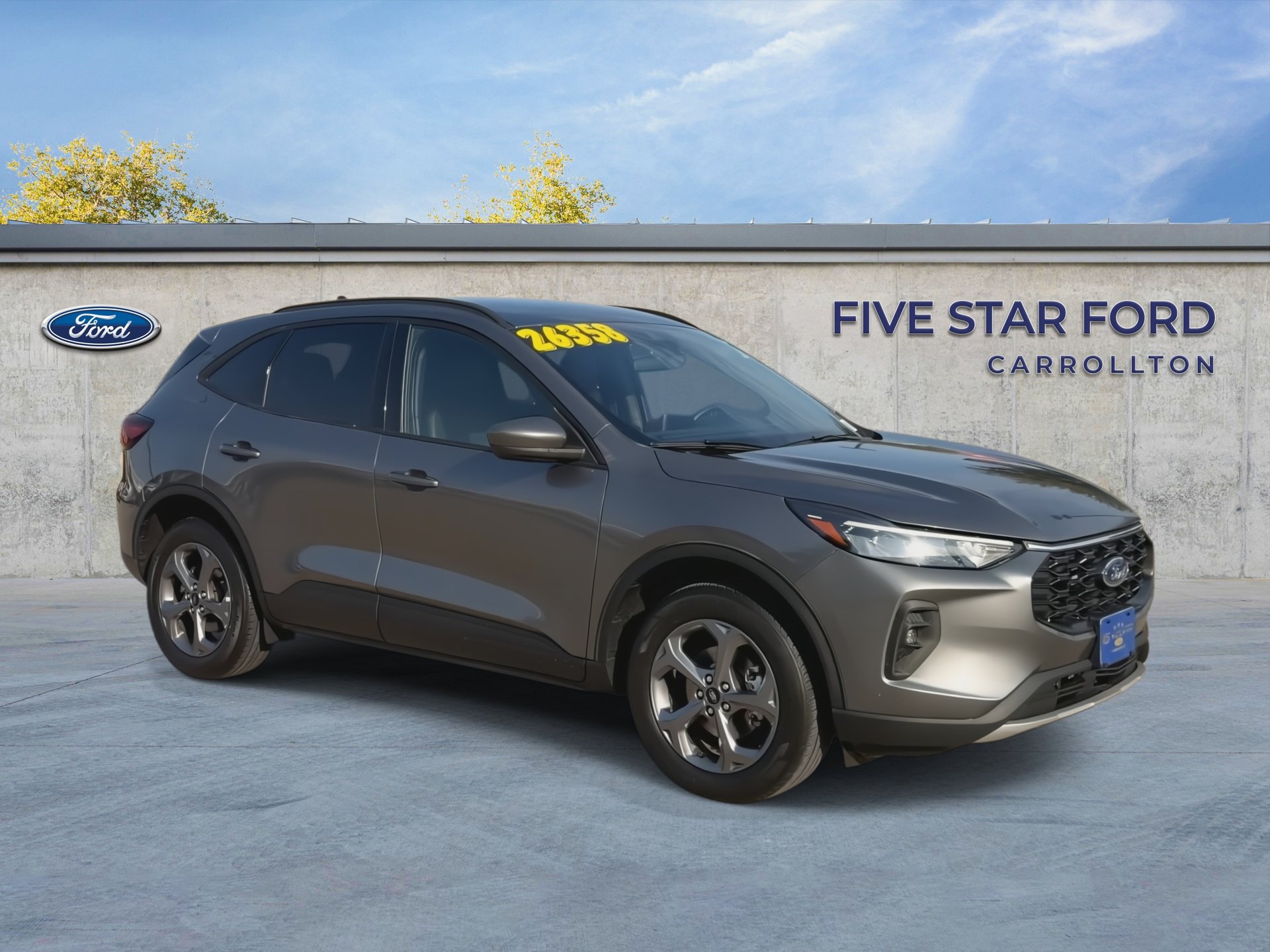 Certified 2025 Ford Escape ST-Line Select AWD/4WD image 2