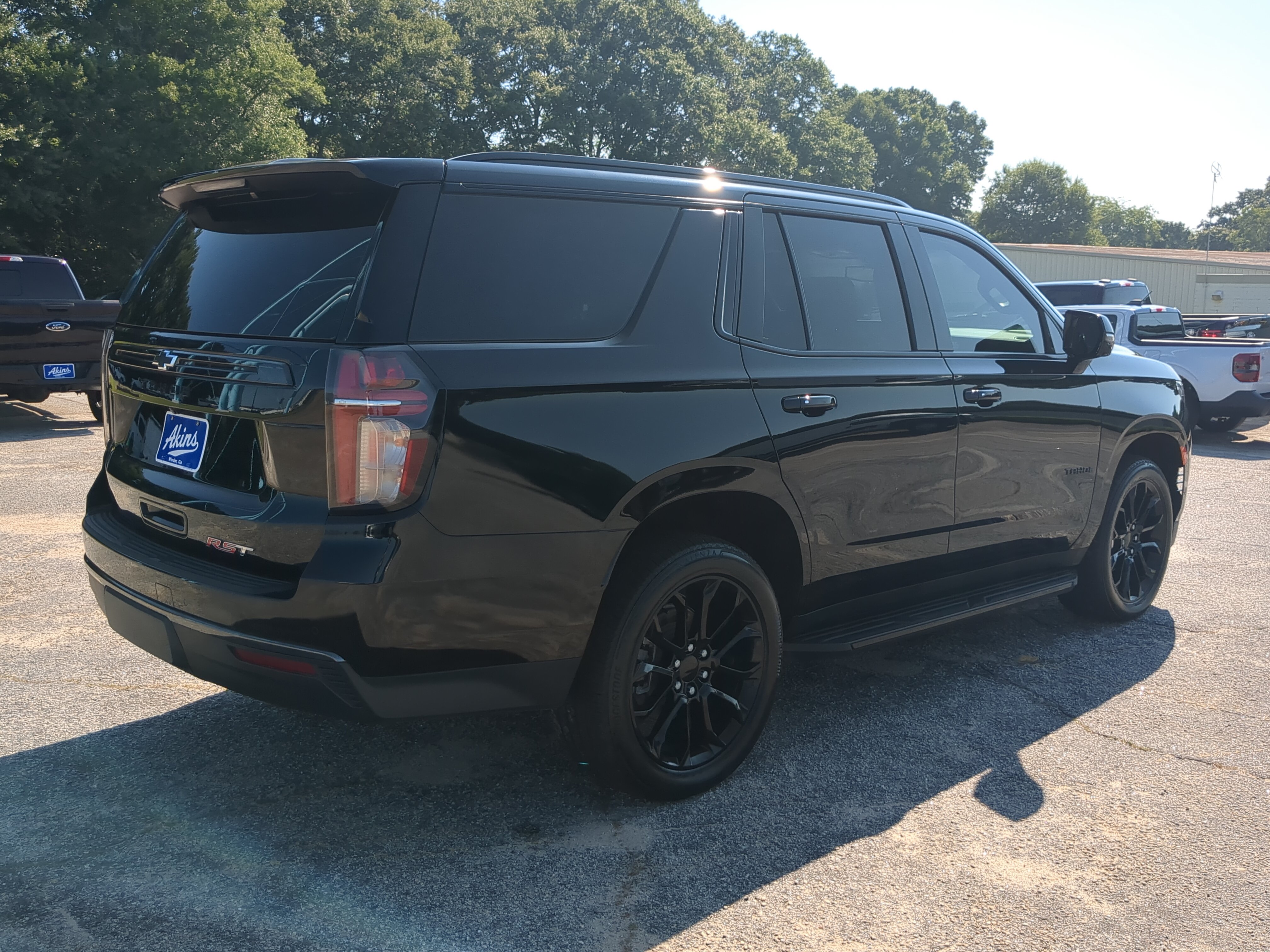 Used 2022 Chevrolet Tahoe RST w/ Luxury Package RWD image 3