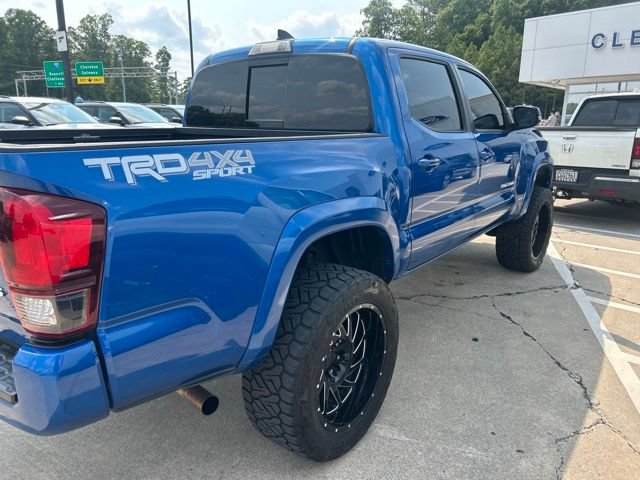 Used 2018 Toyota Tacoma TRD Sport AWD/4WD image 9