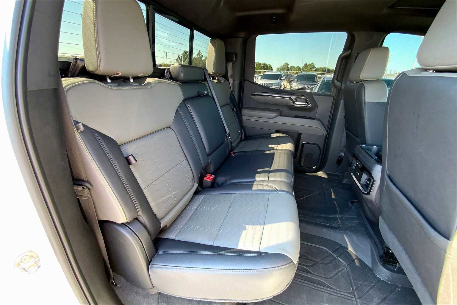 Used 2024 Chevrolet Silverado 1500 ZR2 w/ Technology Package image 19