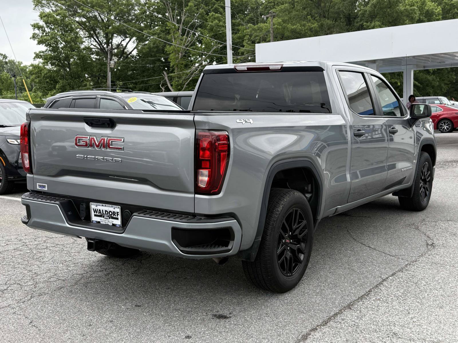 Used 2023 GMC Sierra 1500 Pro w/ Graphite Edition AWD/4WD image 2