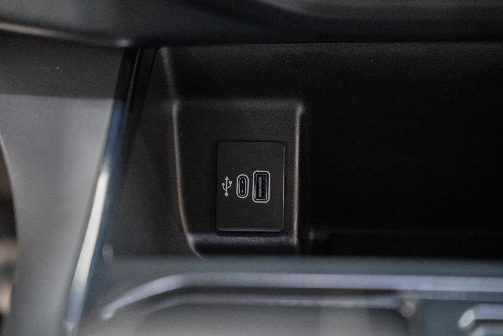 Certified 2025 Ford F150 Lightning Flash AWD/4WD image 33