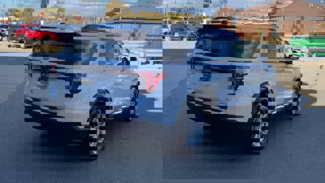 Certified 2025 Ford Explorer Active image 9