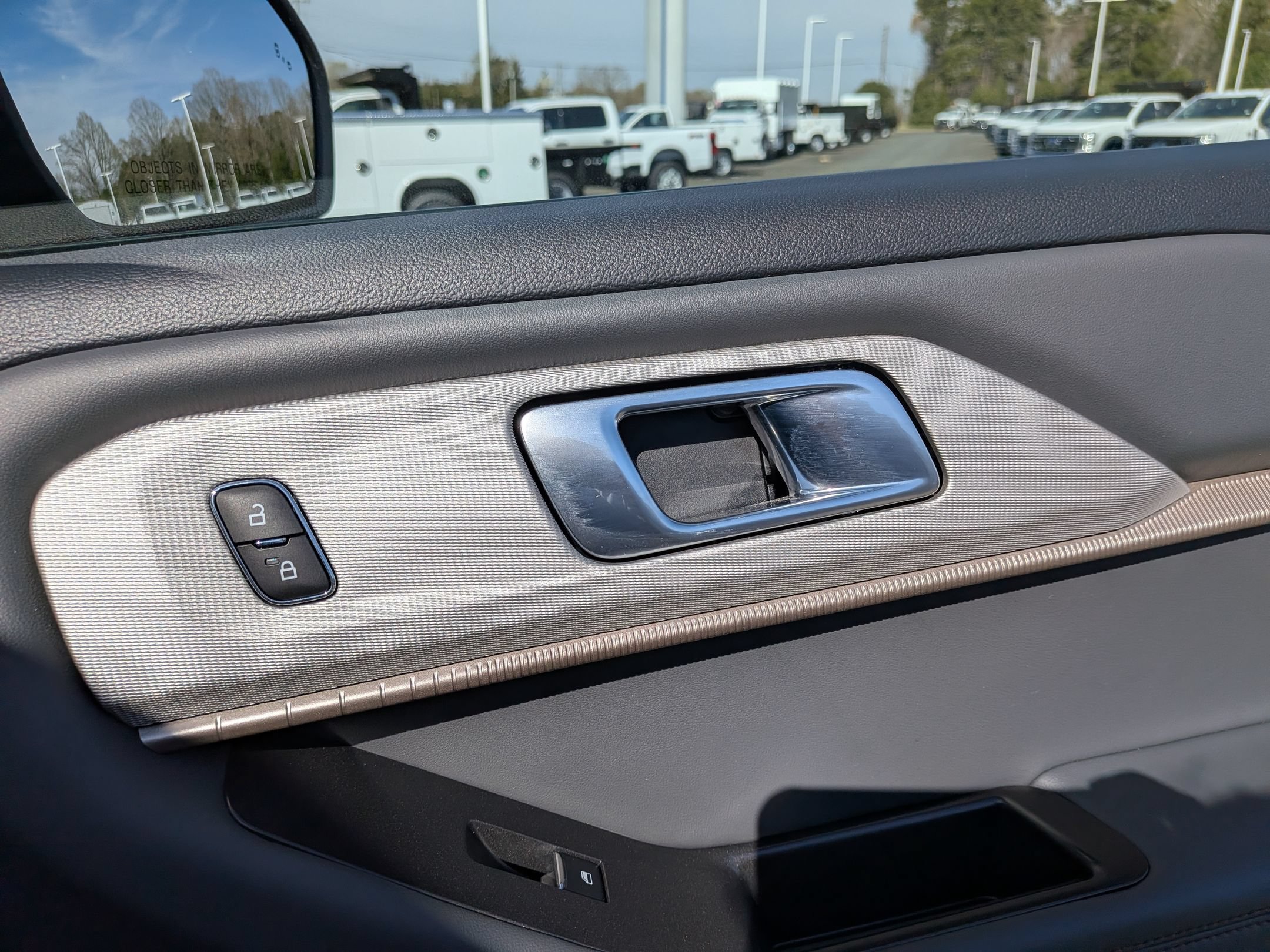 Certified 2025 Ford Explorer Active w/ Active Comfort Package AWD/4WD image 33
