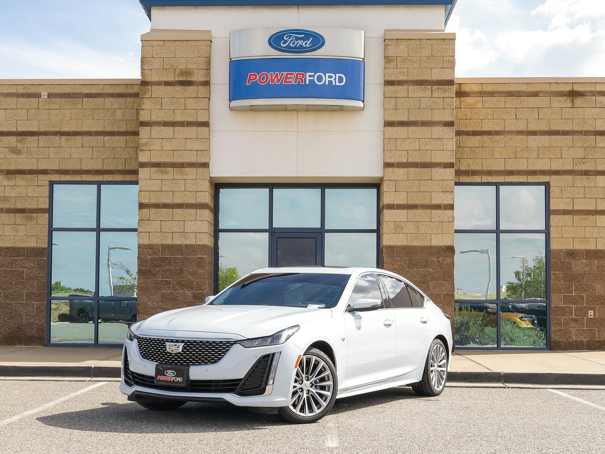 Used 2022 Cadillac CT5 Premium Luxury RWD image 2