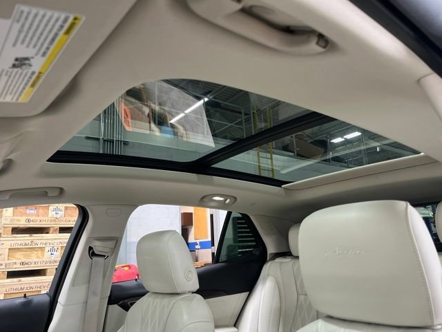 Used 2022 Buick Envision Avenir w/ Technology Package II AWD/4WD image 65