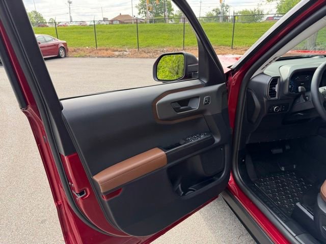 Certified 2025 Ford Bronco Sport Outer Banks w/ Outer Banks Tech Package+ AWD/4WD image 17