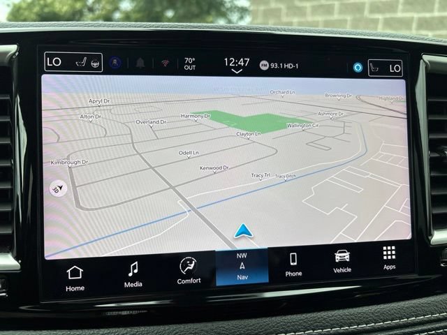 Used 2024 Chrysler Pacifica Limited FWD image 23