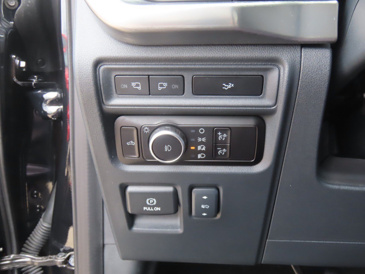 Certified 2023 Ford F150 Lariat w/ Trailer Tow Package AWD/4WD image 27