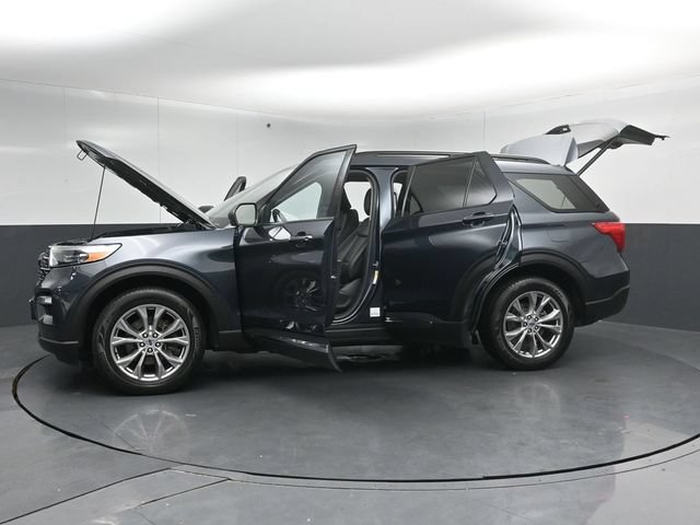 Certified 2022 Ford Explorer XLT w/ Equipment Group 202A AWD/4WD image 57