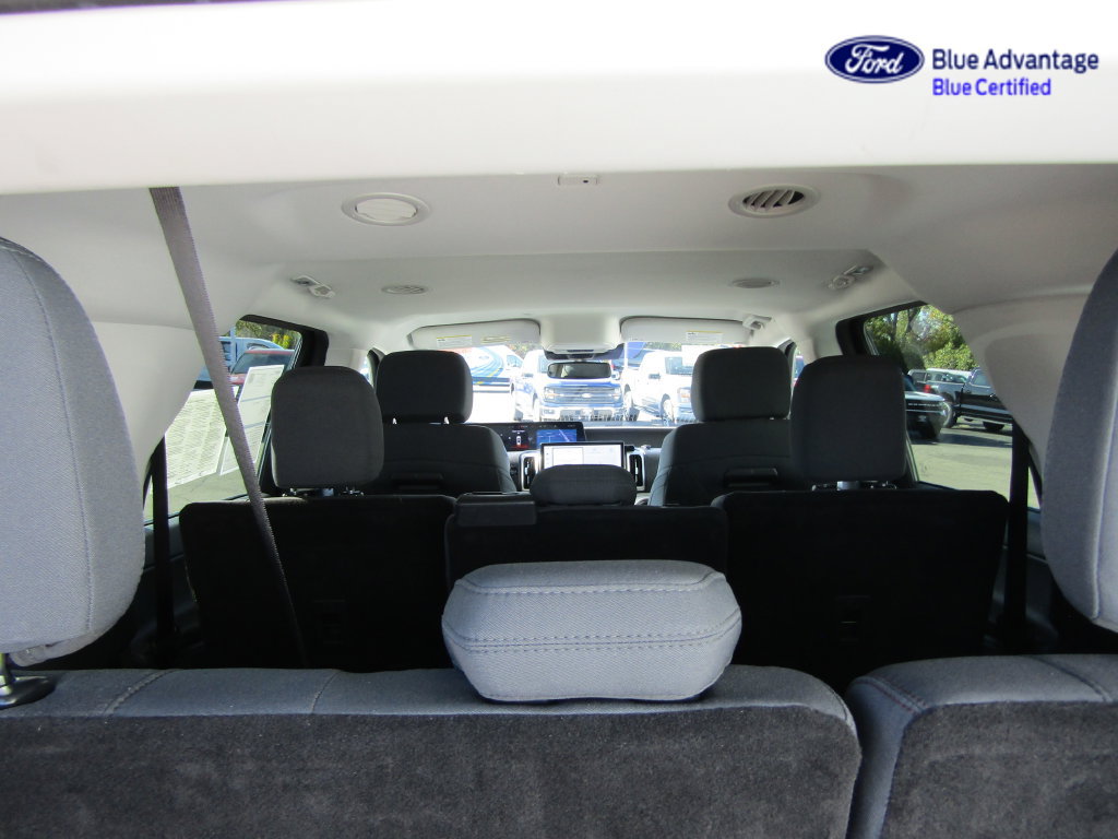 Certified 2025 Ford Expedition Active AWD/4WD image 21