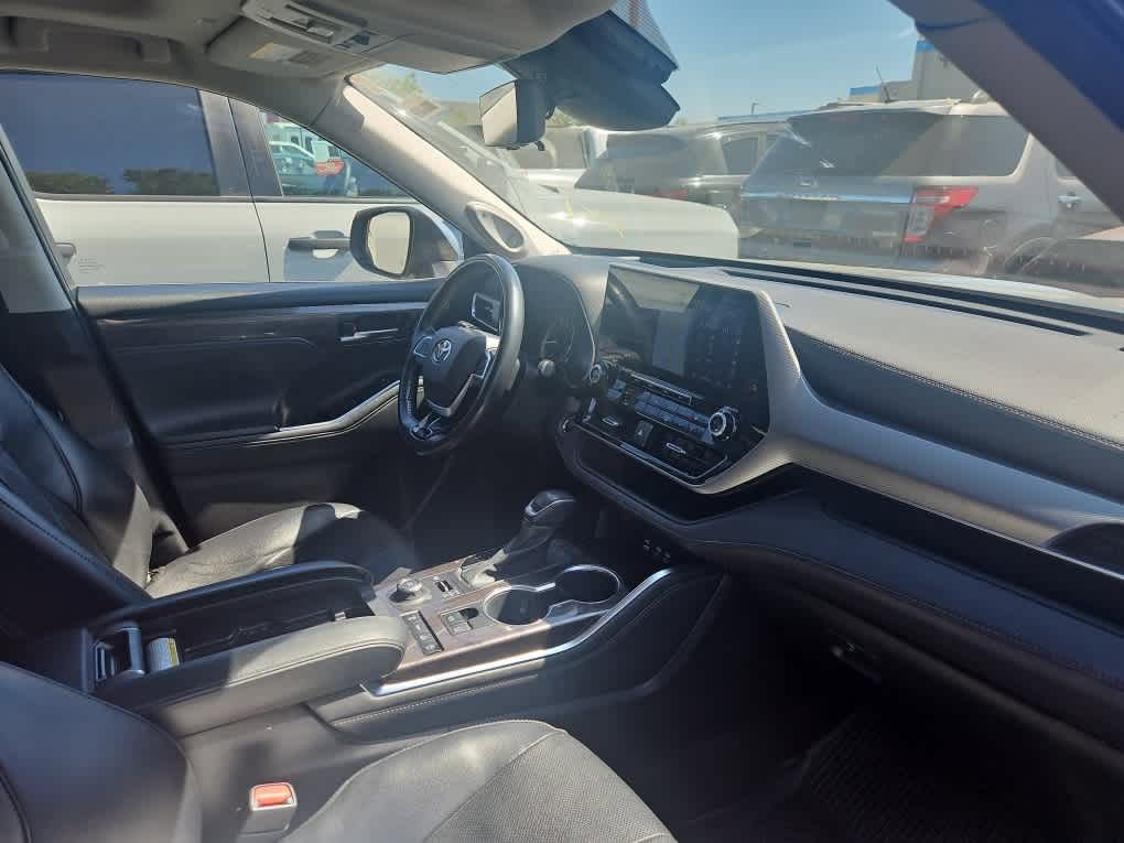 Used 2022 Toyota Highlander Platinum AWD/4WD image 14