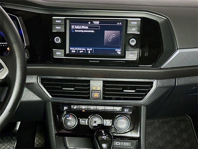 Used 2022 Volkswagen Jetta SE image 12
