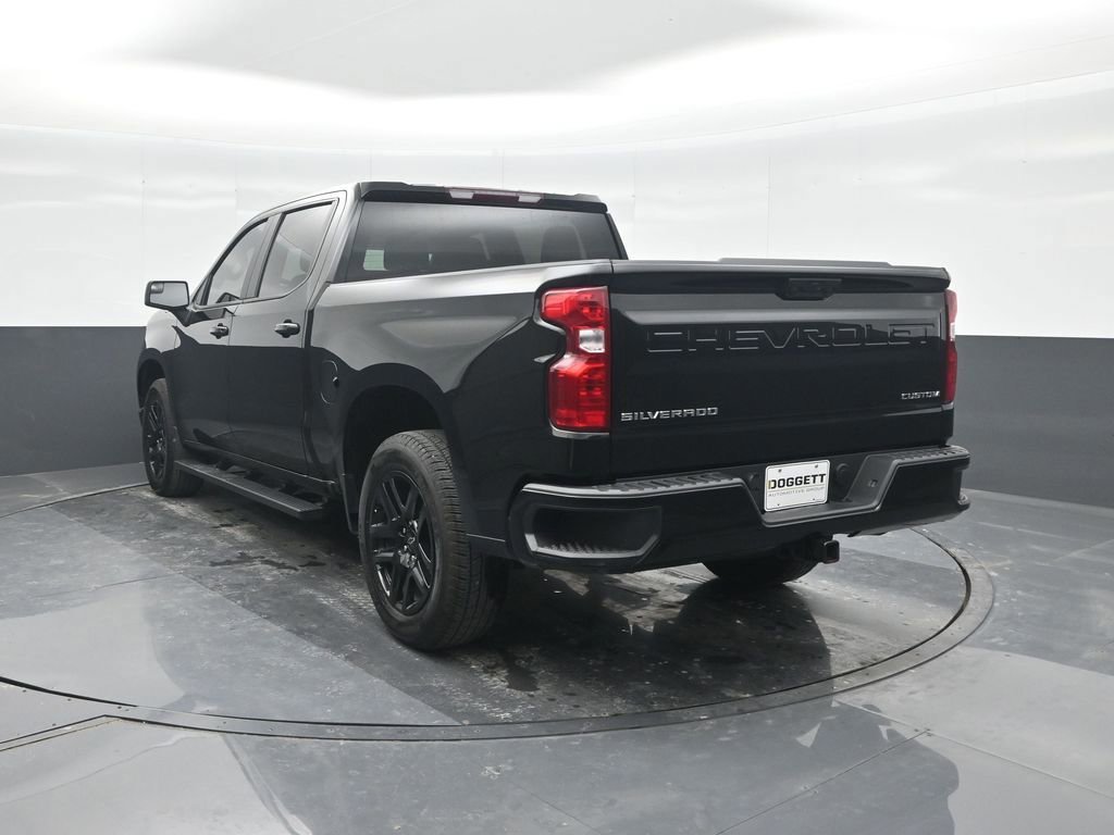 Used 2025 Chevrolet Silverado 1500 Custom image 3