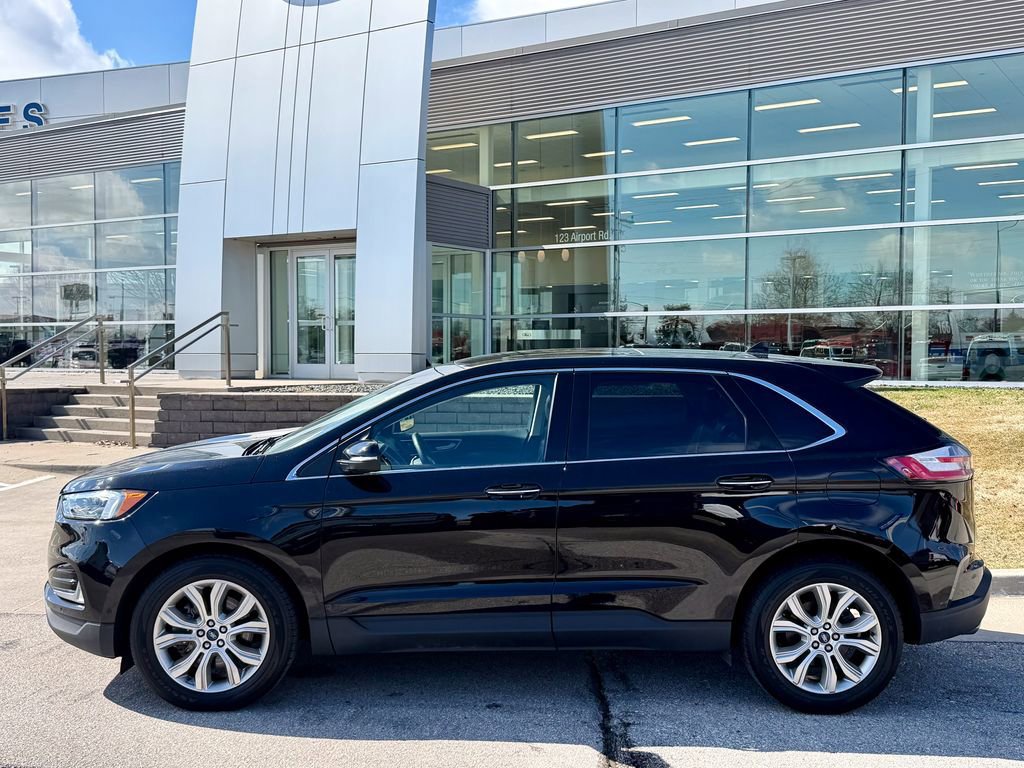 Certified 2019 Ford Edge Titanium w/ Equipment Group 301A image 5