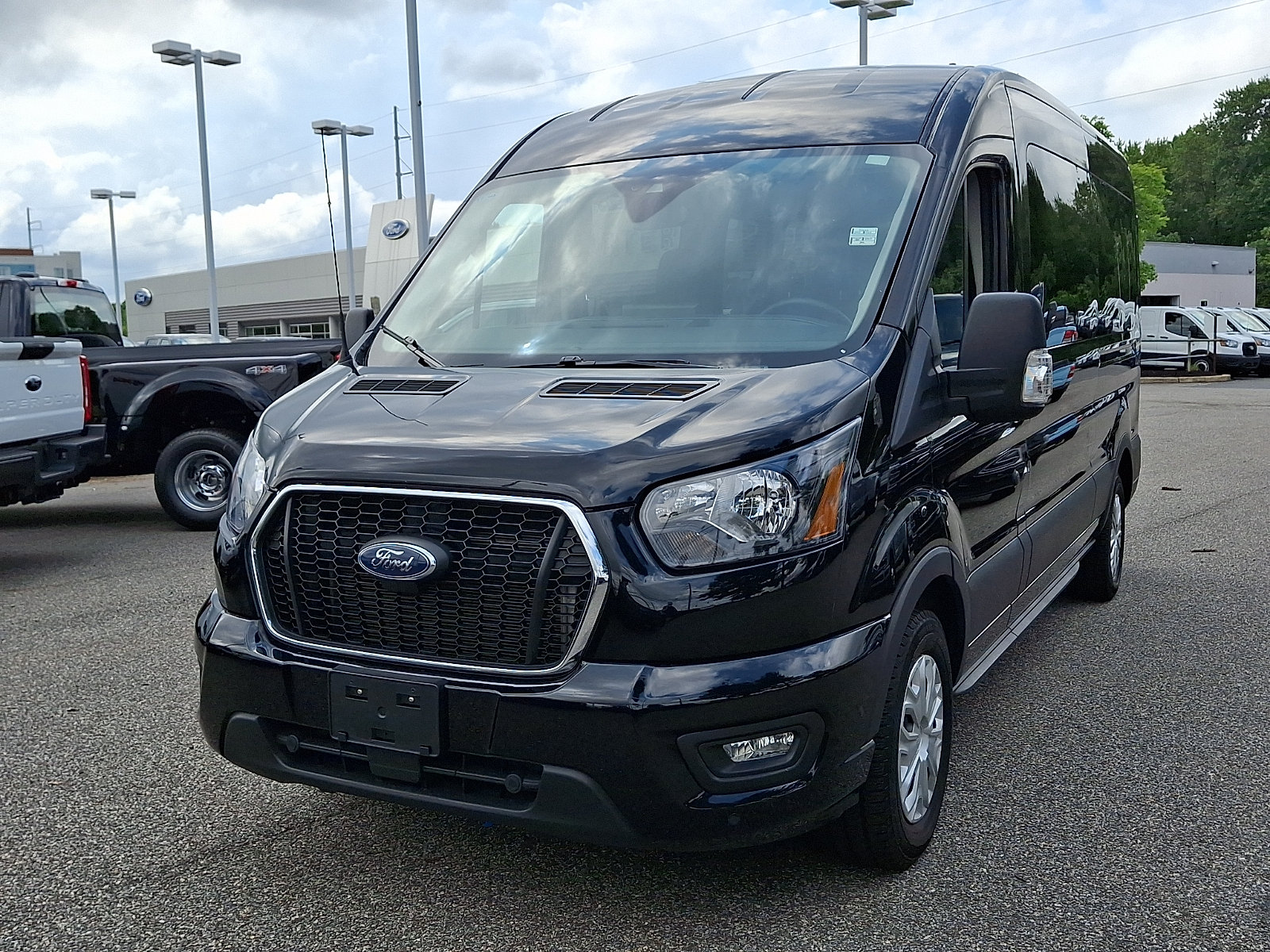 Certified 2025 Ford Transit 350 XLT RWD image 4