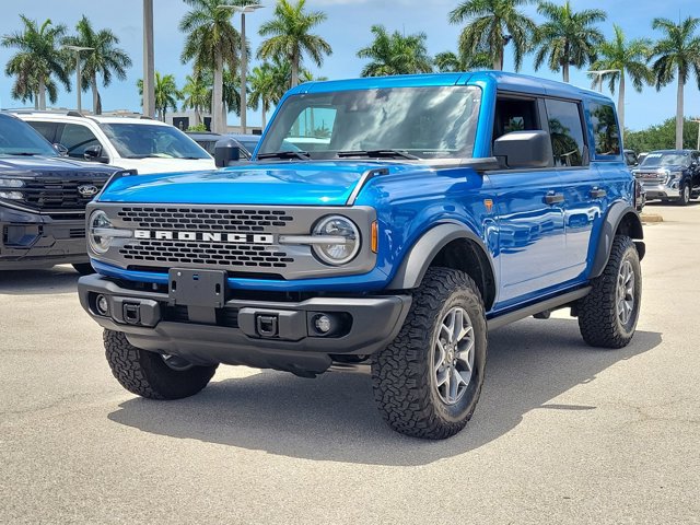Certified 2025 Ford Bronco Badlands AWD/4WD image 3
