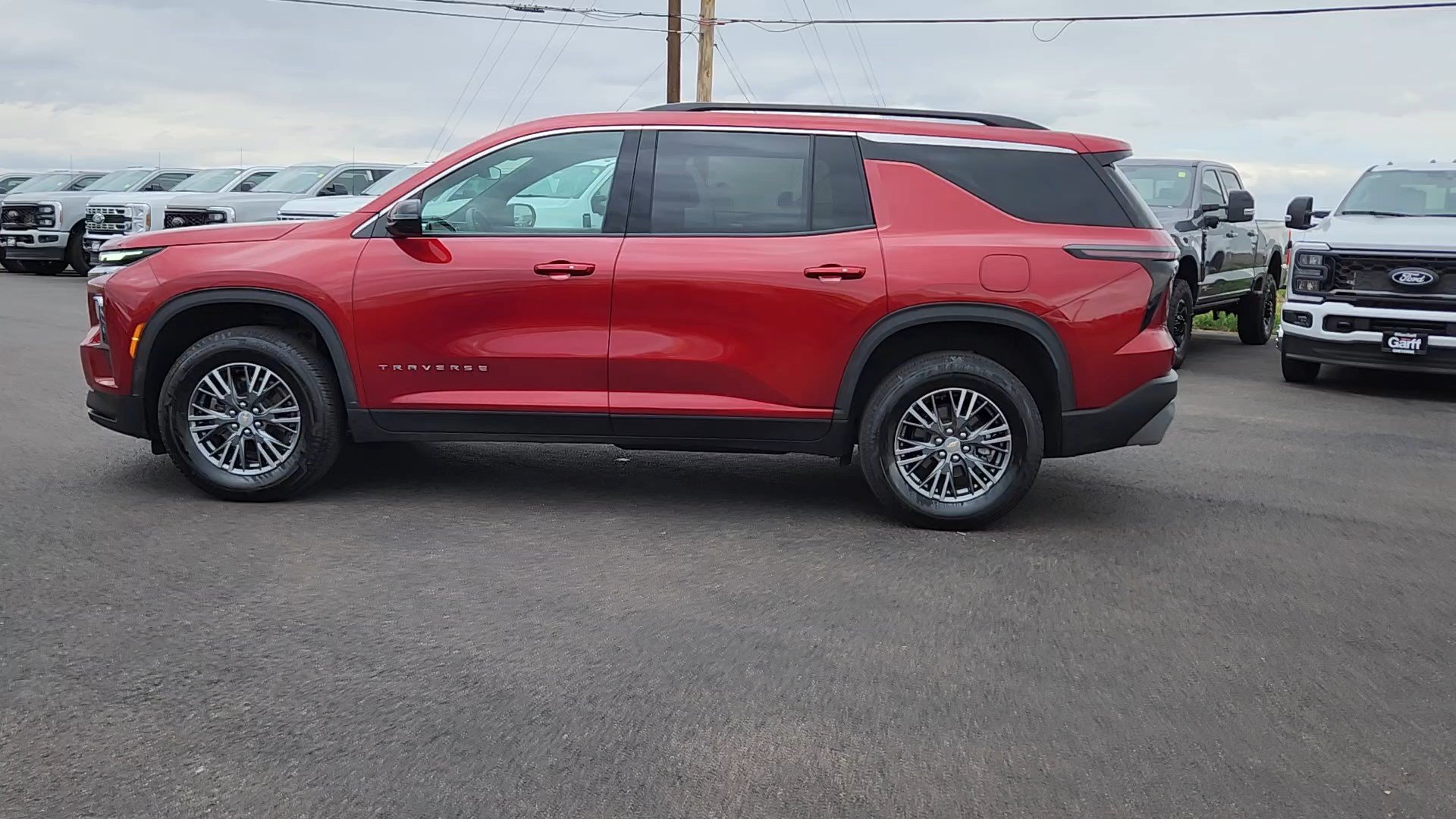 Used 2026 Chevrolet Traverse LT AWD/4WD image 2