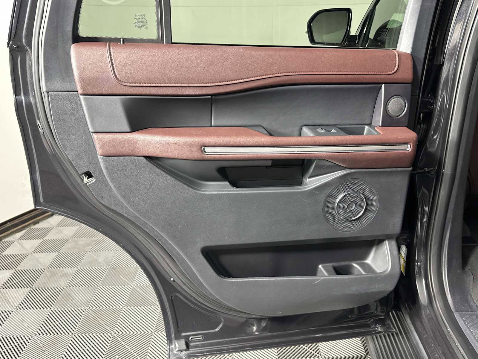 Certified 2024 Ford Expedition Limited image 22