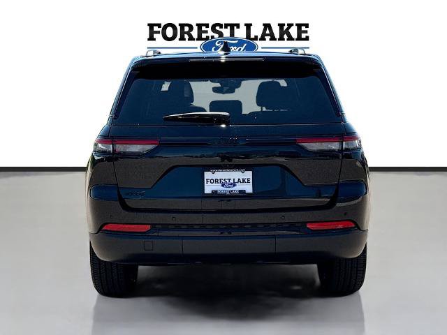 Used 2023 Jeep Grand Cherokee Altitude AWD/4WD image 6