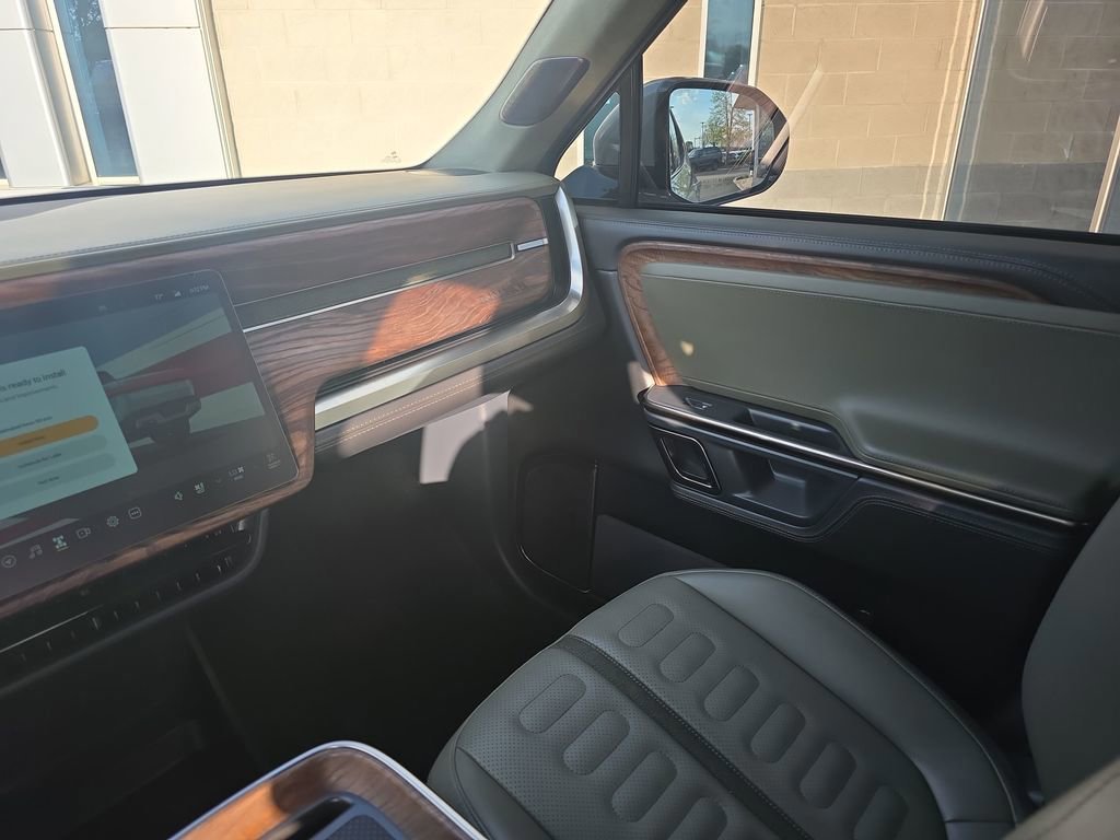 Used 2022 Rivian R1T Adventure image 25