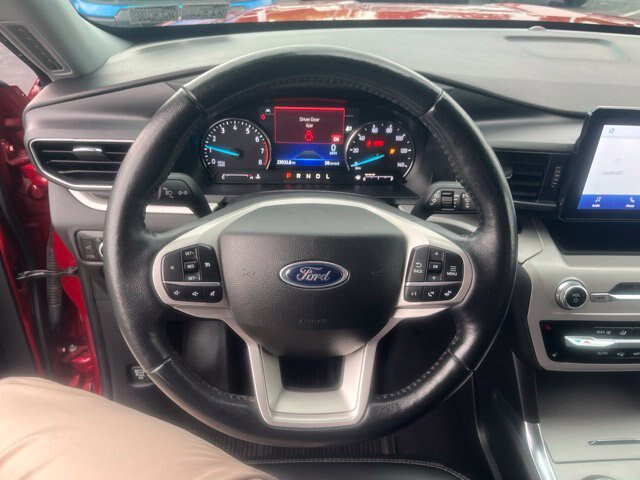 Certified 2023 Ford Explorer XLT w/ Equipment Group 202A AWD/4WD image 13