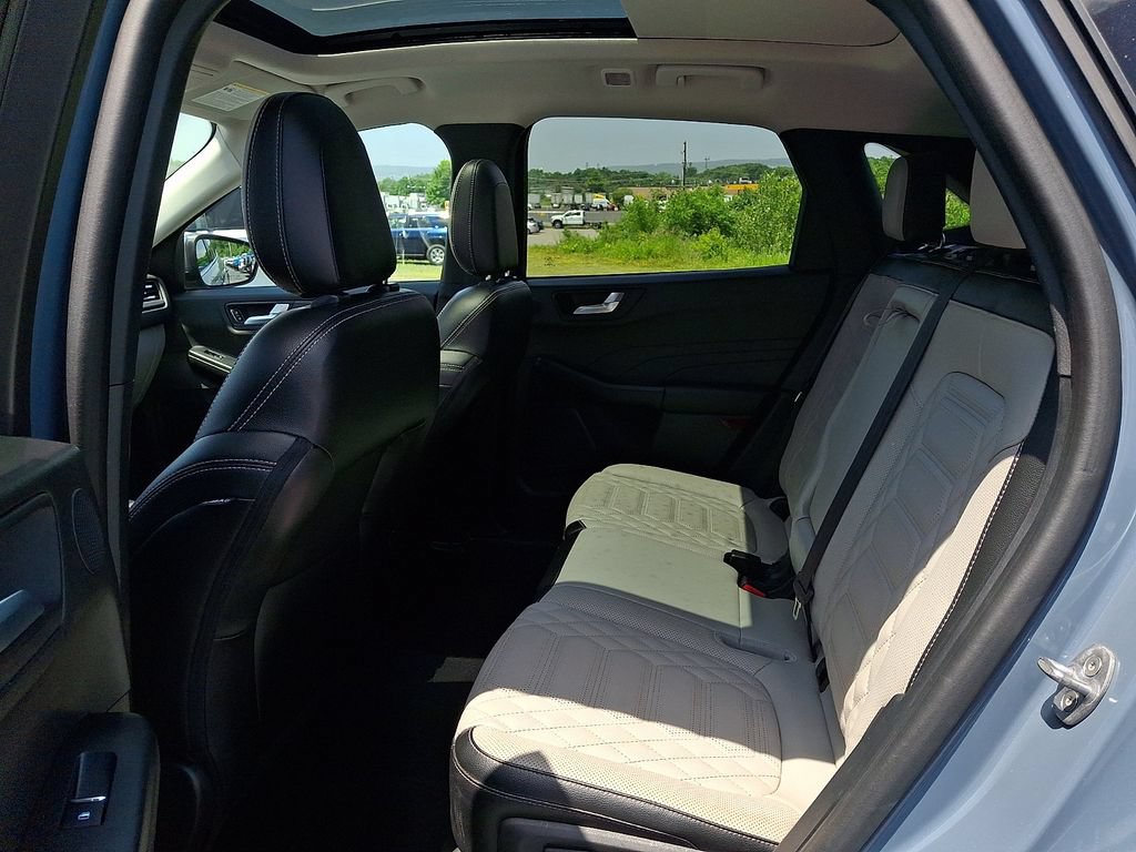 Certified 2023 Ford Escape Platinum w/ Premium Technology Package AWD/4WD image 10