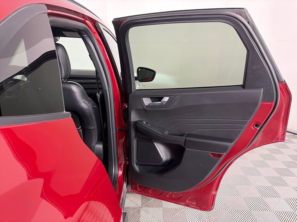 Certified 2025 Ford Escape ST-Line Select AWD/4WD image 28
