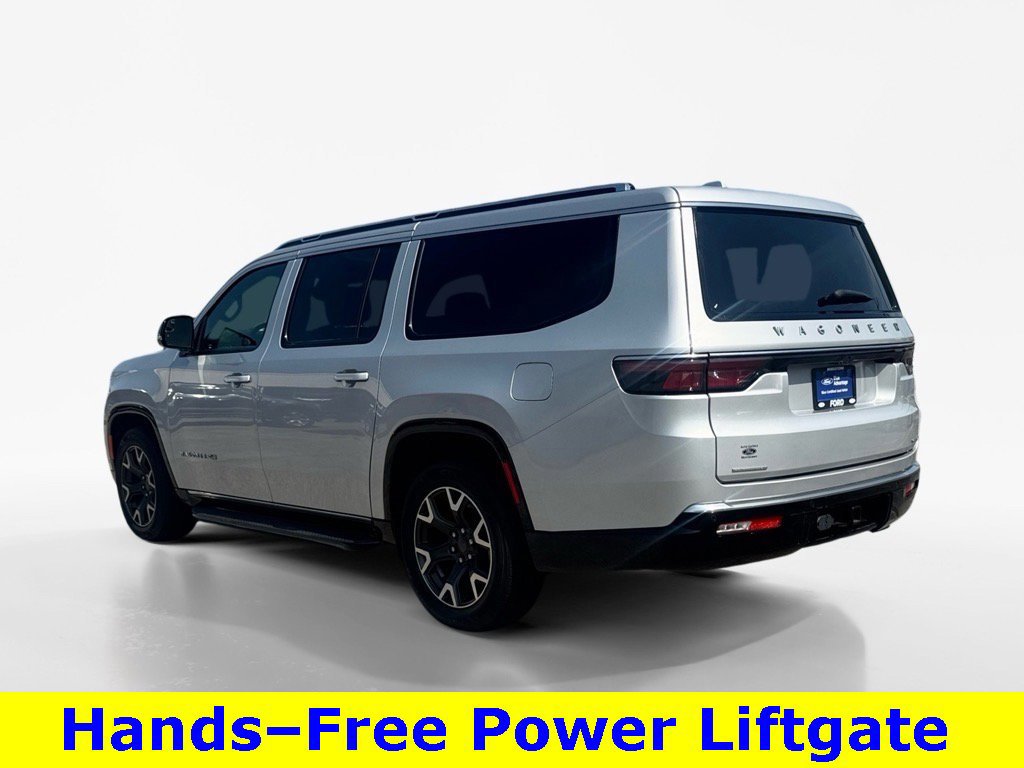 Used 2023 Jeep Wagoneer L Series III w/ Preferred Equipment Group image 5