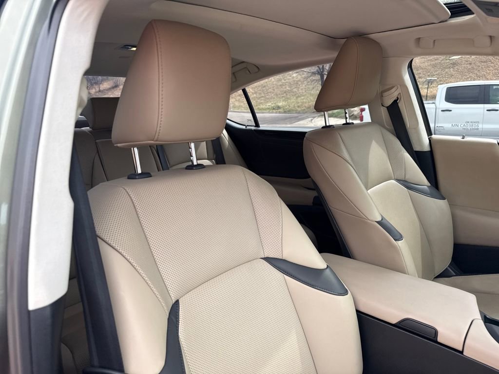 Used 2020 Lexus ES 350 w/ Premium Package image 29