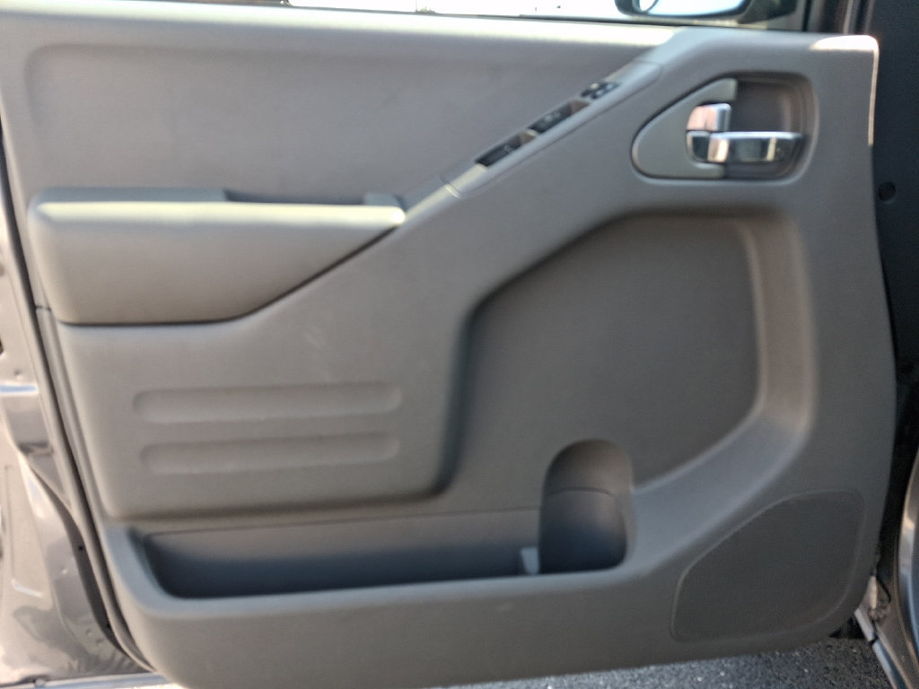 Used 2019 Nissan Frontier SV AWD/4WD image 12