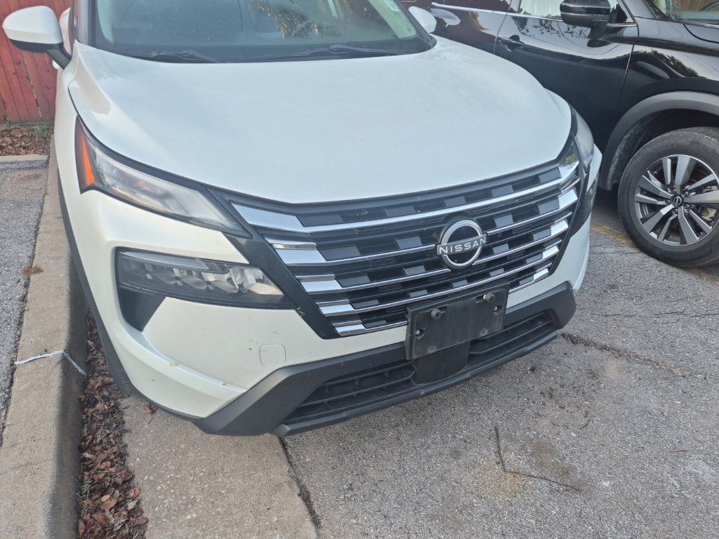 Used 2024 Nissan Rogue SV AWD/4WD image 23