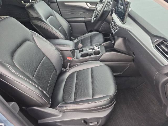 Certified 2025 Ford Escape Platinum AWD/4WD image 31