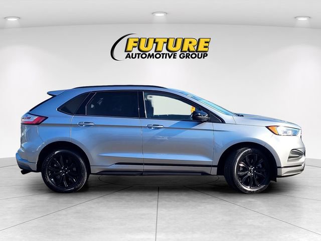 Certified 2022 Ford Edge SE w/ Black Appearance Package AWD/4WD image 3