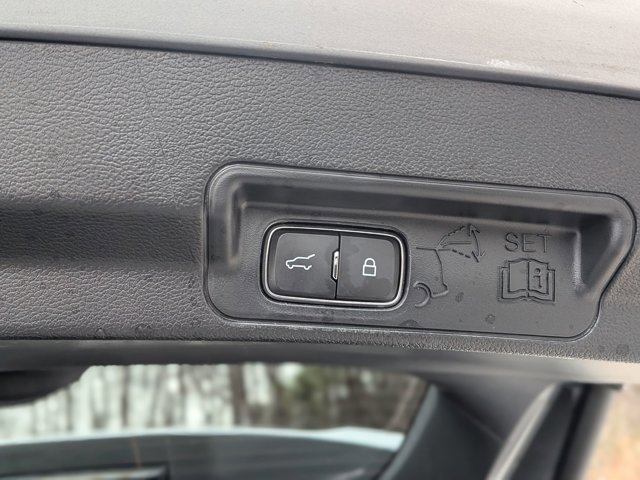 Certified 2022 Ford Explorer XLT w/ Equipment Group 202A image 34