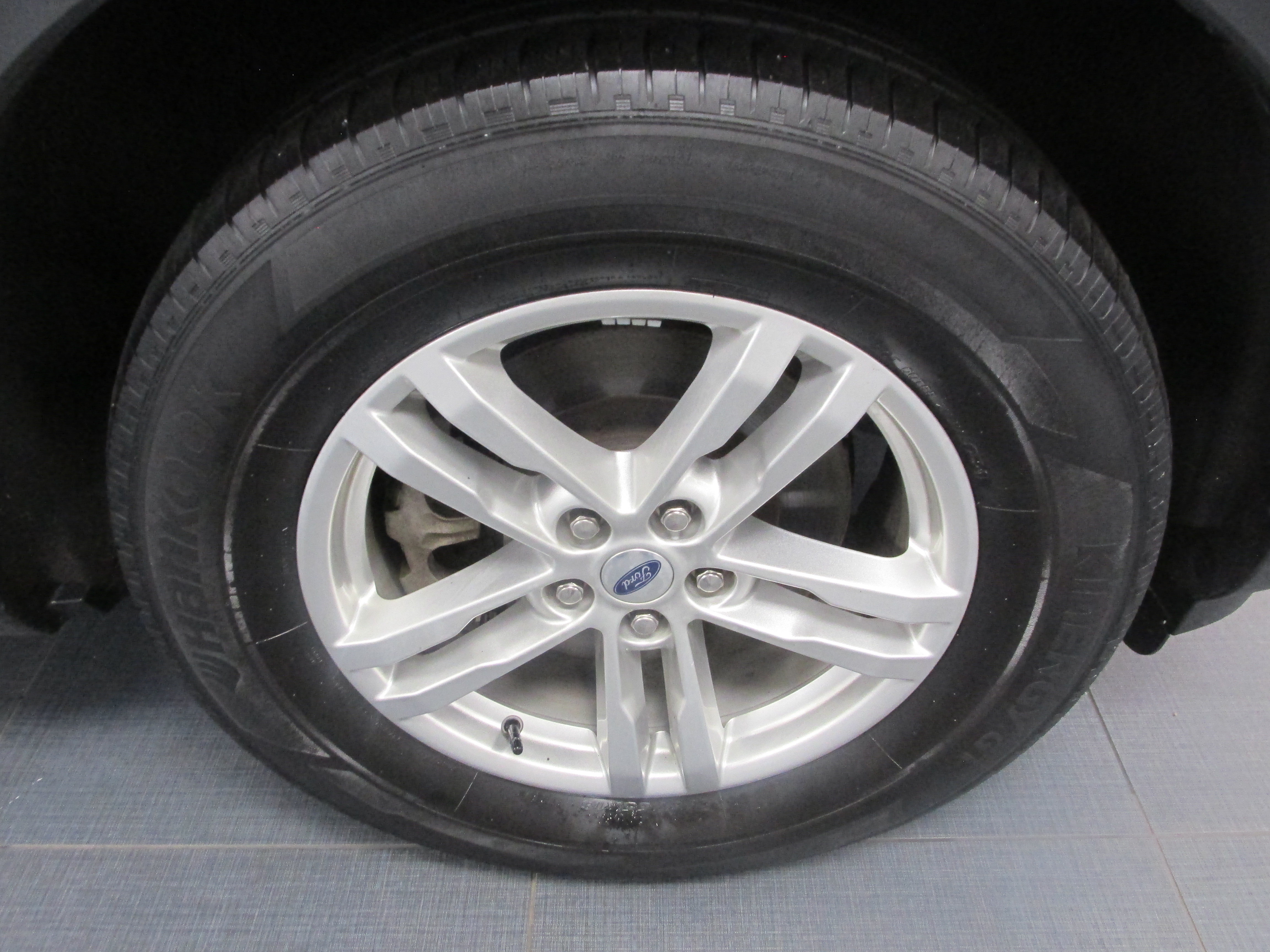 Certified 2023 Ford Explorer XLT w/ Equipment Group 202A AWD/4WD image 15