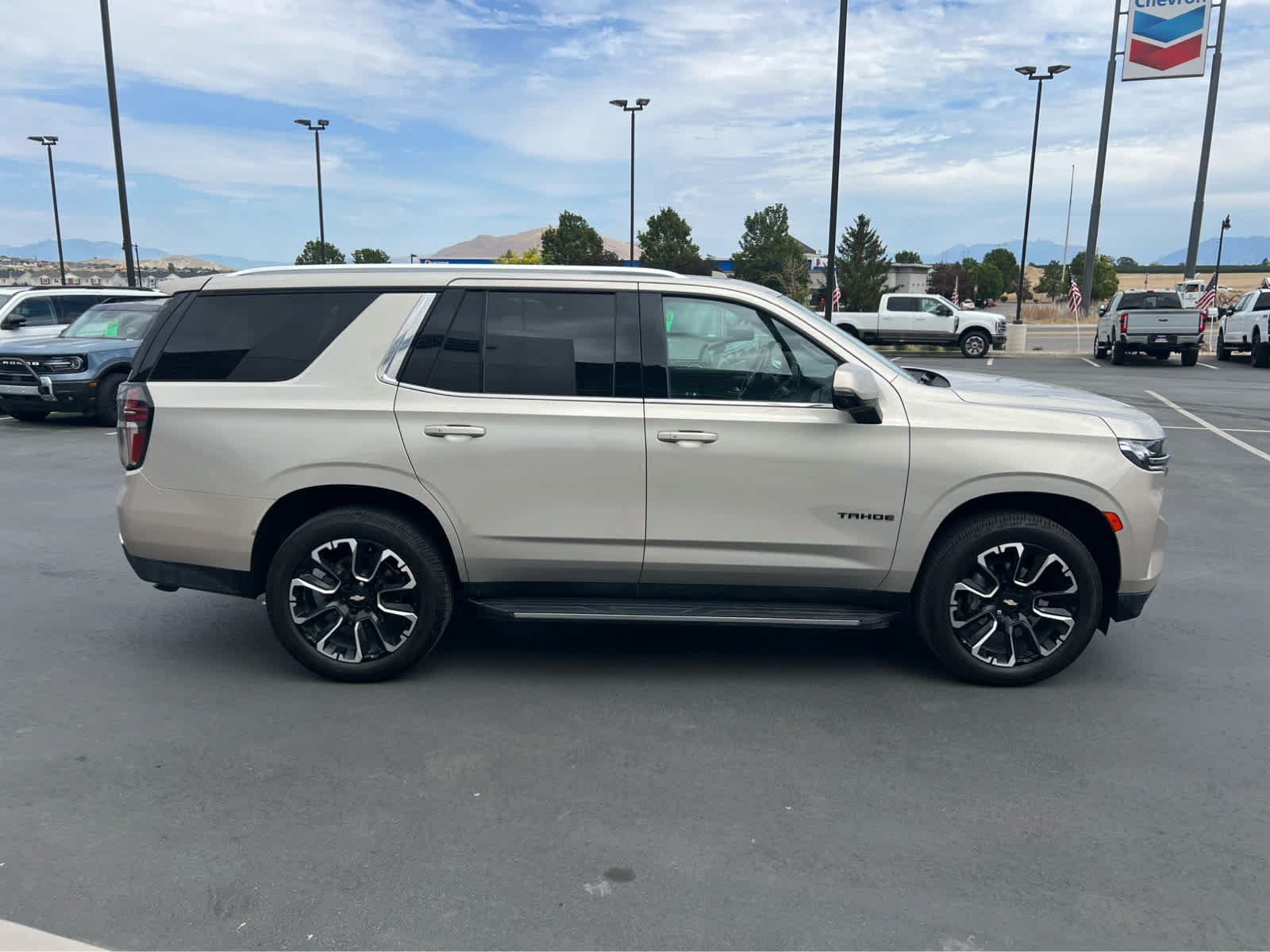 Used 2022 Chevrolet Tahoe LT w/ LT Signature Plus Package AWD/4WD image 6