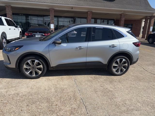 Certified 2023 Ford Escape Platinum AWD/4WD image 2