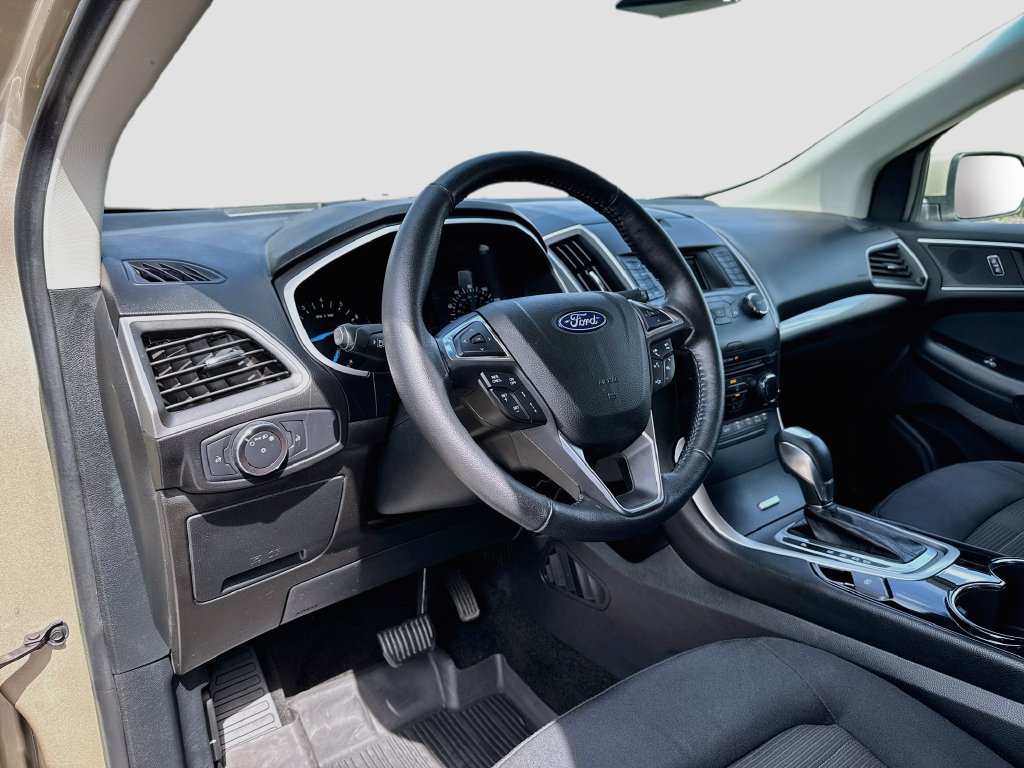 Certified 2018 Ford Edge SEL w/ Ford Safe & Smart Package FWD image 9